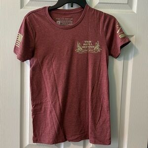 Women’s Club Grunt Style T-Shirt. Size medium.